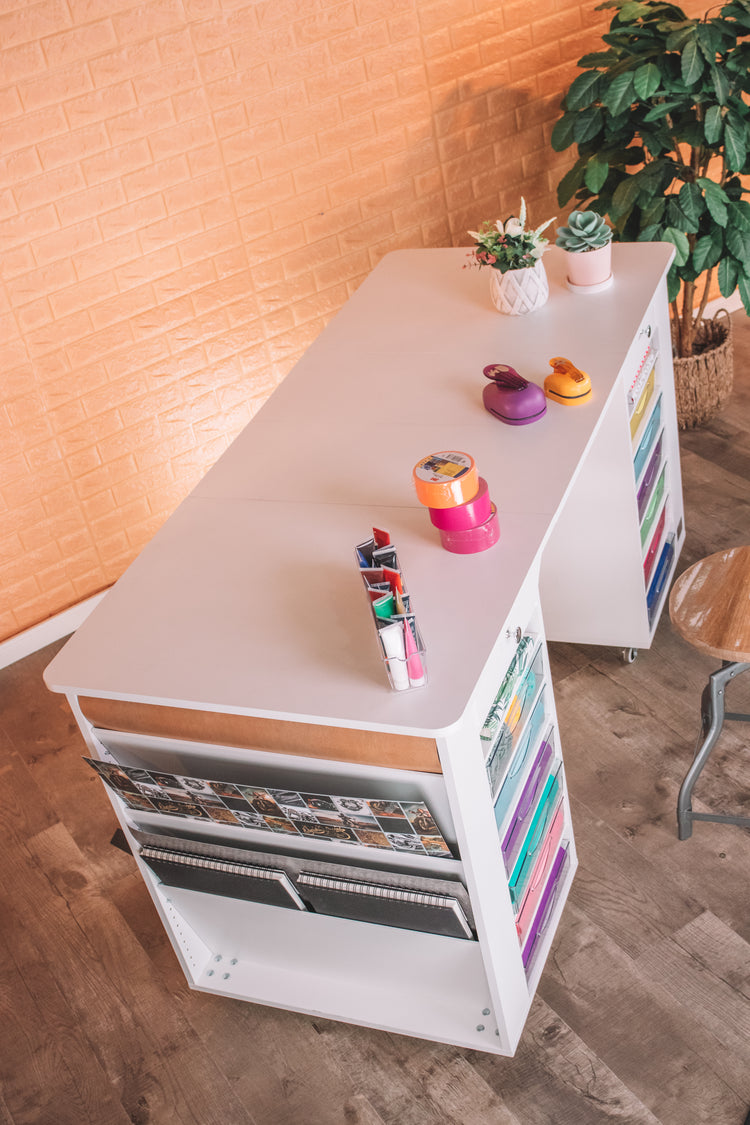 BrandBox MAXI DESK - Erhöhter Bastelschreibtisch - The Brand Box Handel & Vertrieb GmbH